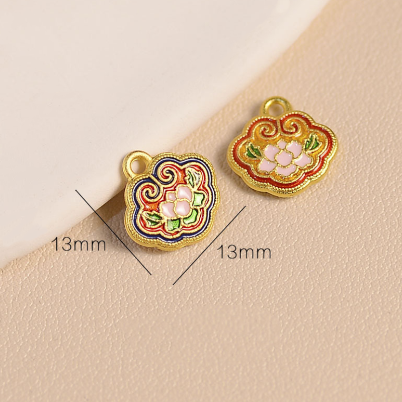 Alloy 18K Gilded and Dispensing Cute Pendants Piece