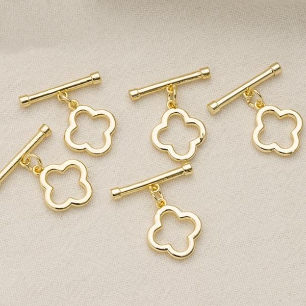 Brass Pinch / OT Toggle Clasp Four Leaf Clover