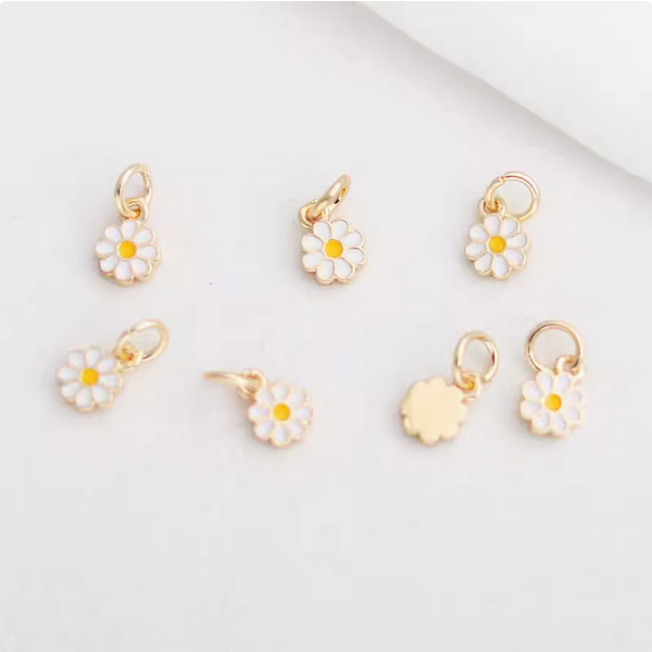 Alloy Gilded Dispensing Daisy Pendant Charms 14K Plated