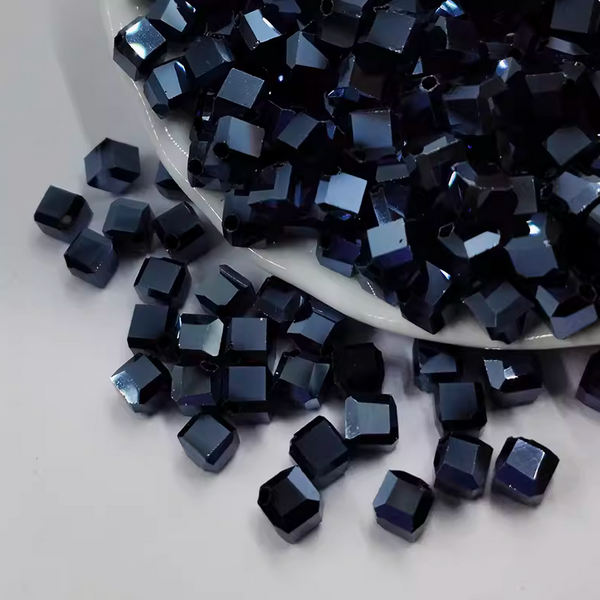 20pcs Facted Square Glass Beads Diamond Effect Dazzle
