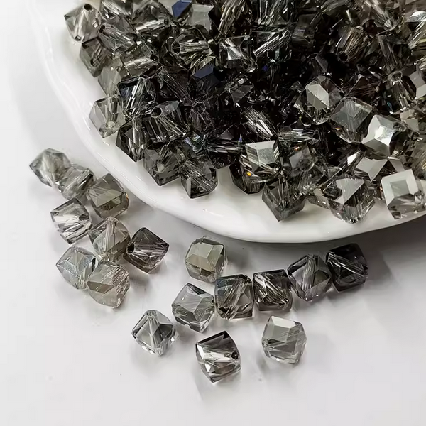 20pcs Facted Square Glass Beads Diamond Effect Dazzle