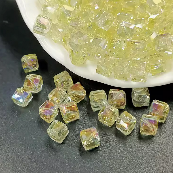 20pcs Facted Square Glass Beads Diamond Effect Dazzle